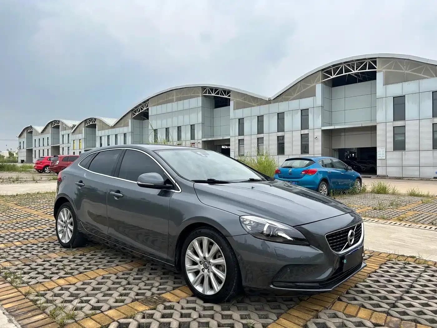 2014 Volvo V40 2.0T Smart Edition — миниатюра 3