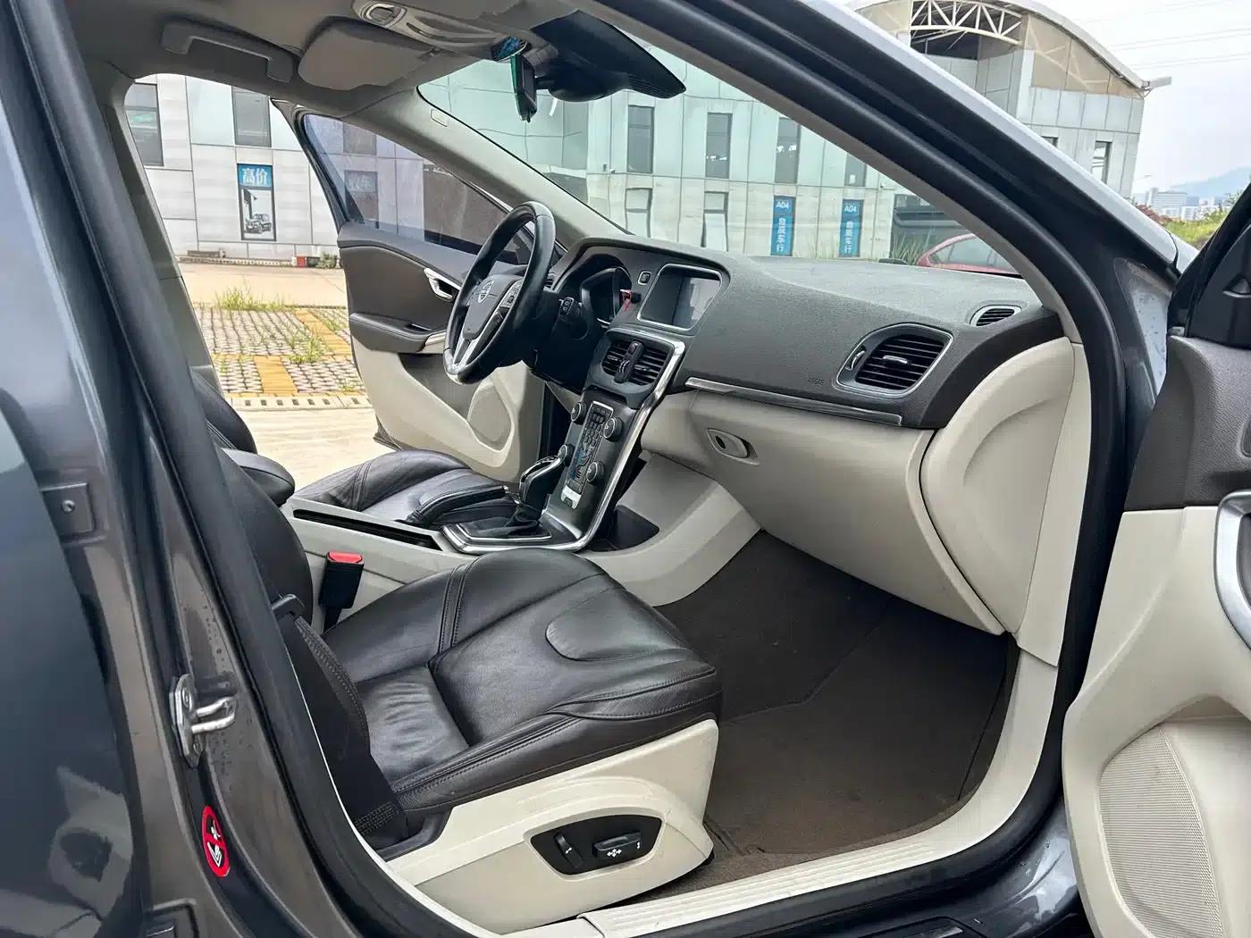 2014 Volvo V40 2.0T Smart Edition — миниатюра 7