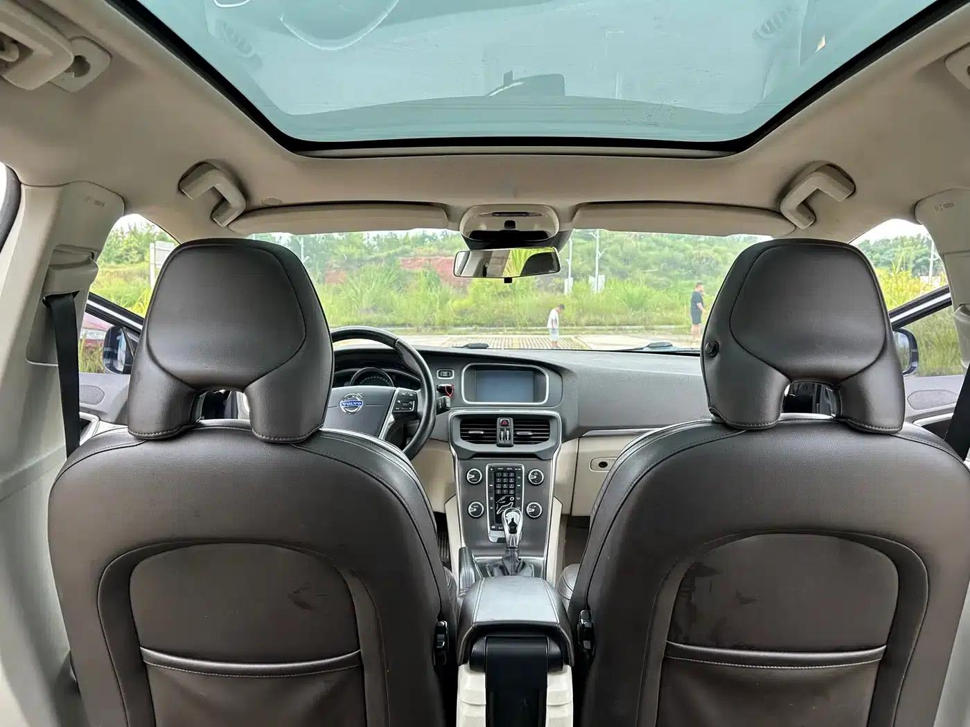 2014 Volvo V40 2.0T Smart Edition — миниатюра 9