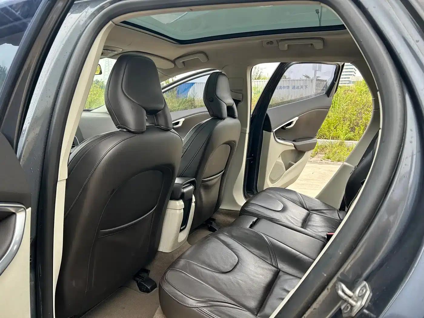 2014 Volvo V40 2.0T Smart Edition — миниатюра 10