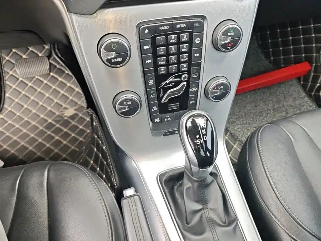 2018 Volvo V40 T3 Smart Edition — миниатюра 14