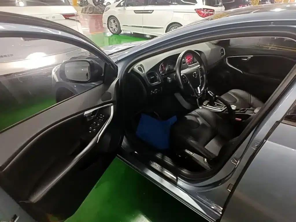 2019 Volvo V40 T3 Smart Edition — миниатюра 16