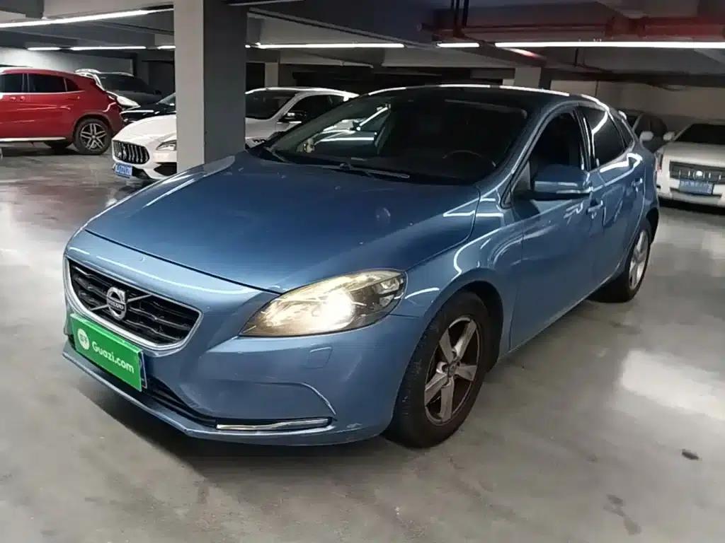 2016 Volvo V40 T3 Smart Edition — миниатюра 1