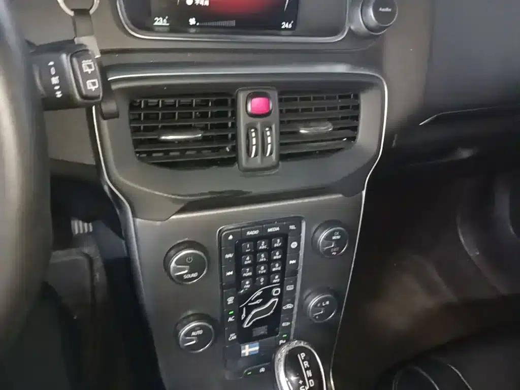 2016 Volvo V40 T3 Smart Edition — миниатюра 13