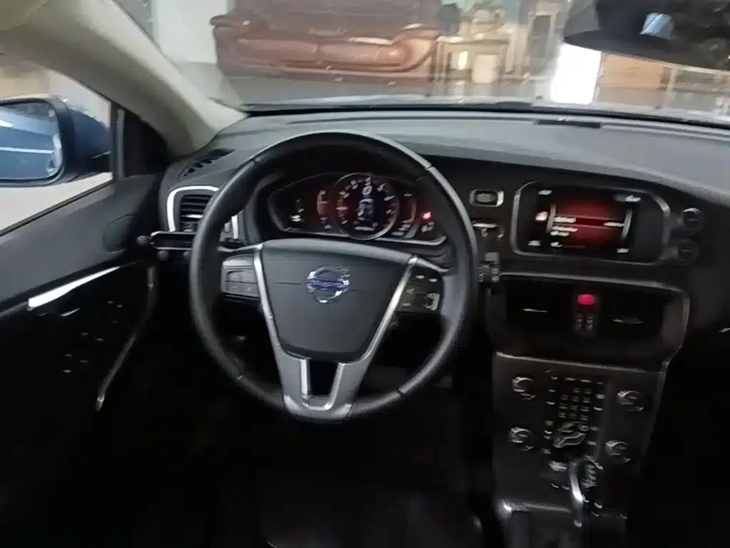 2016 Volvo V40 T3 Smart Edition — миниатюра 10