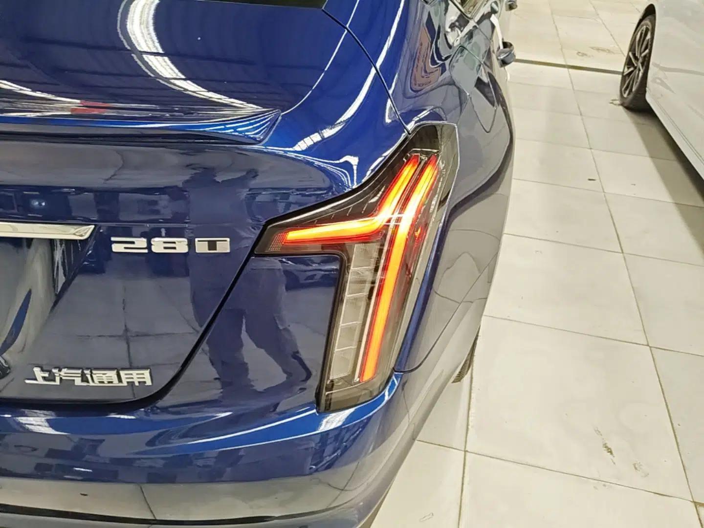 Cadillac CT5 2023 28T Prestige Model — миниатюра 9
