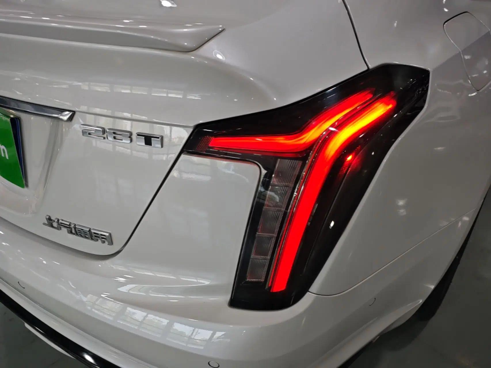 Cadillac CT5 2023 28T Platinum Edition — миниатюра 9