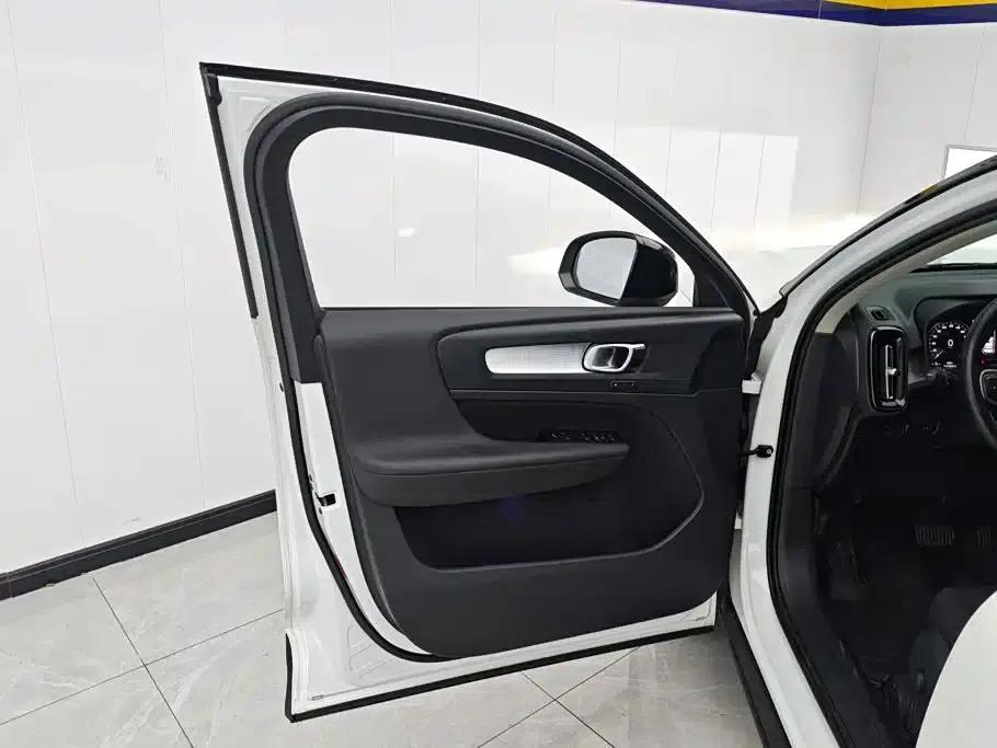 2021 Volvo XC40 T3 Smart Fashion Edition — миниатюра 7