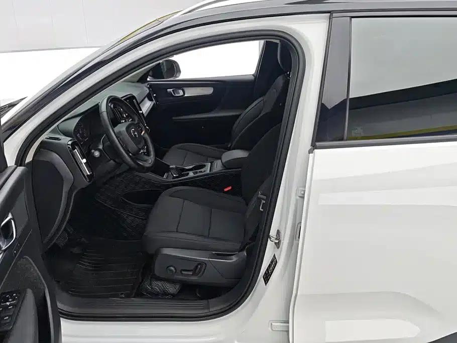 2021 Volvo XC40 T3 Smart Fashion Edition — миниатюра 9