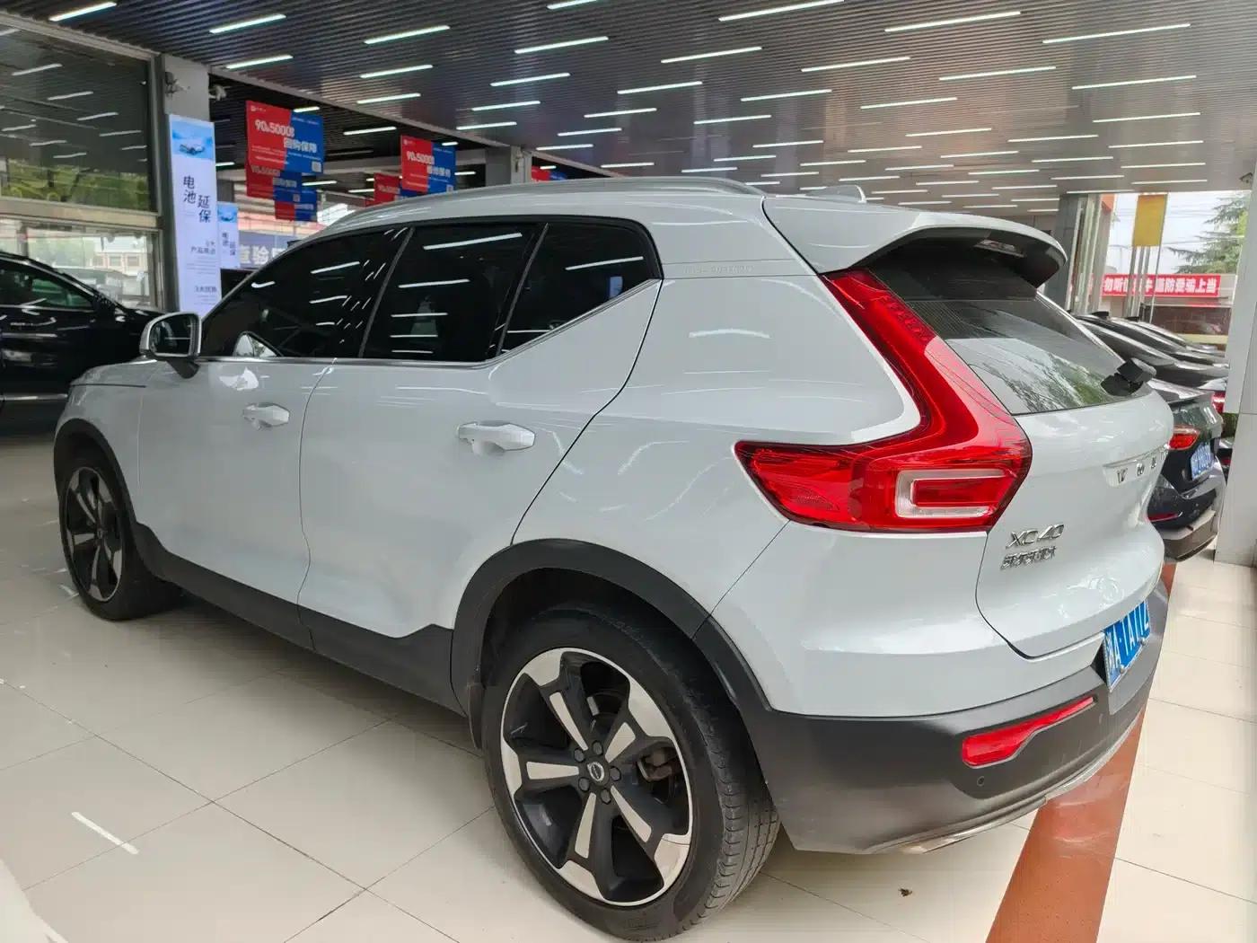 2020 Volvo XC40 T4 AWD Inscription Luxury Edition — миниатюра 11