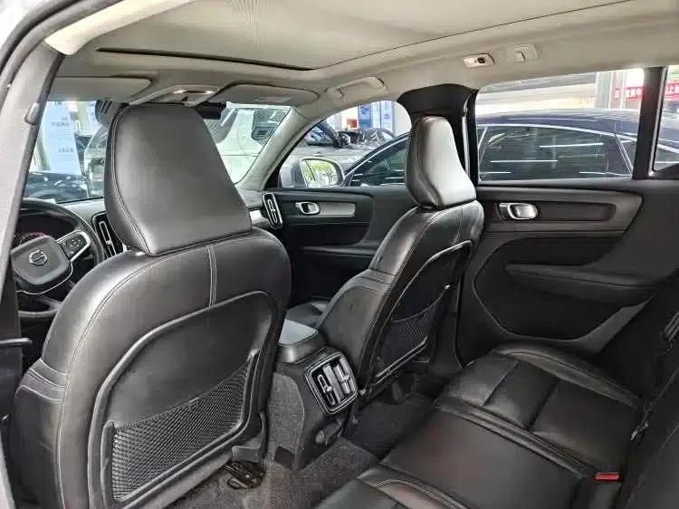 2020 Volvo XC40 T4 AWD Inscription Luxury Edition — миниатюра 8