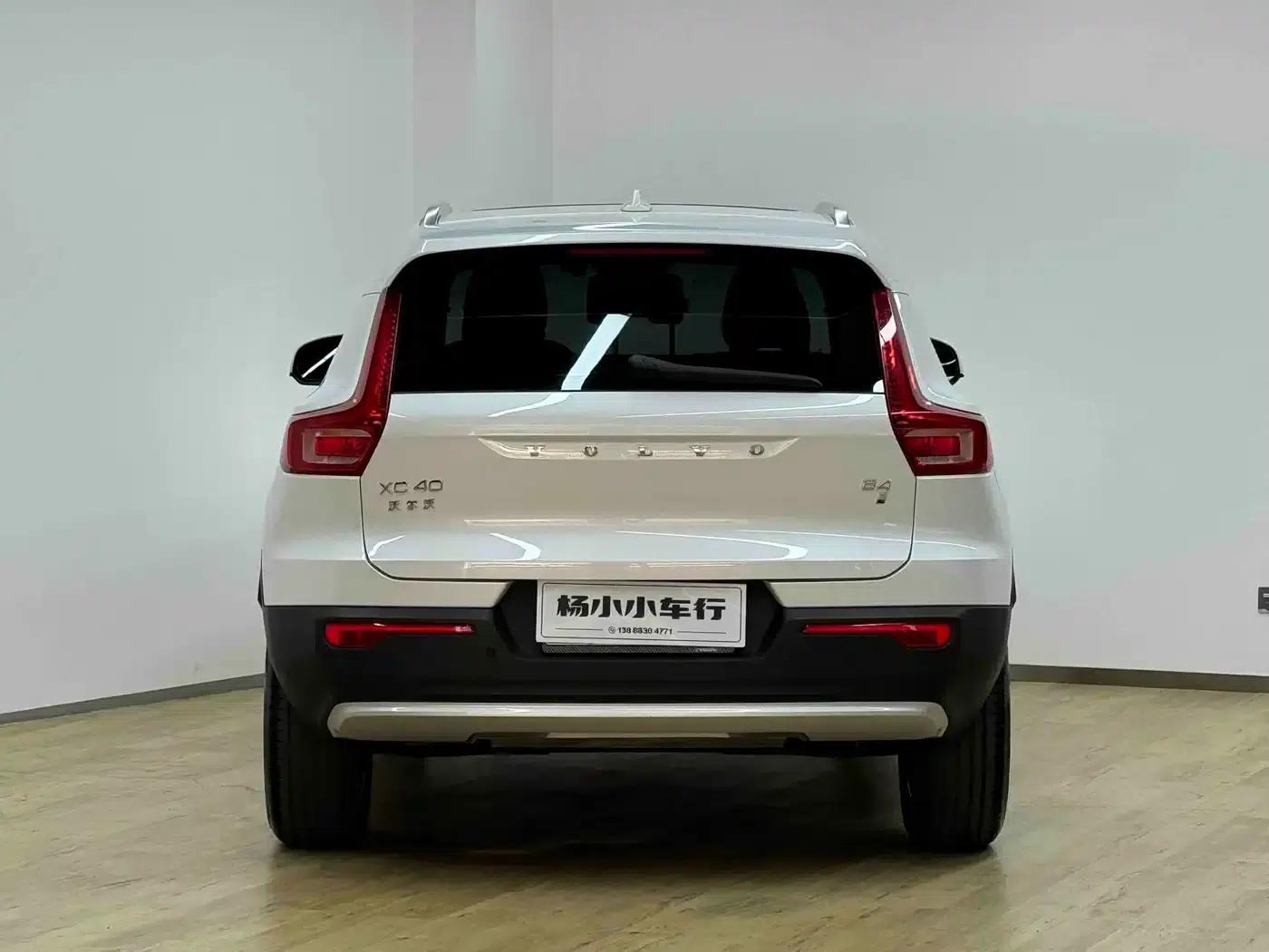 2024 Volvo XC40 B3 Inscription Luxury Edition — миниатюра 25