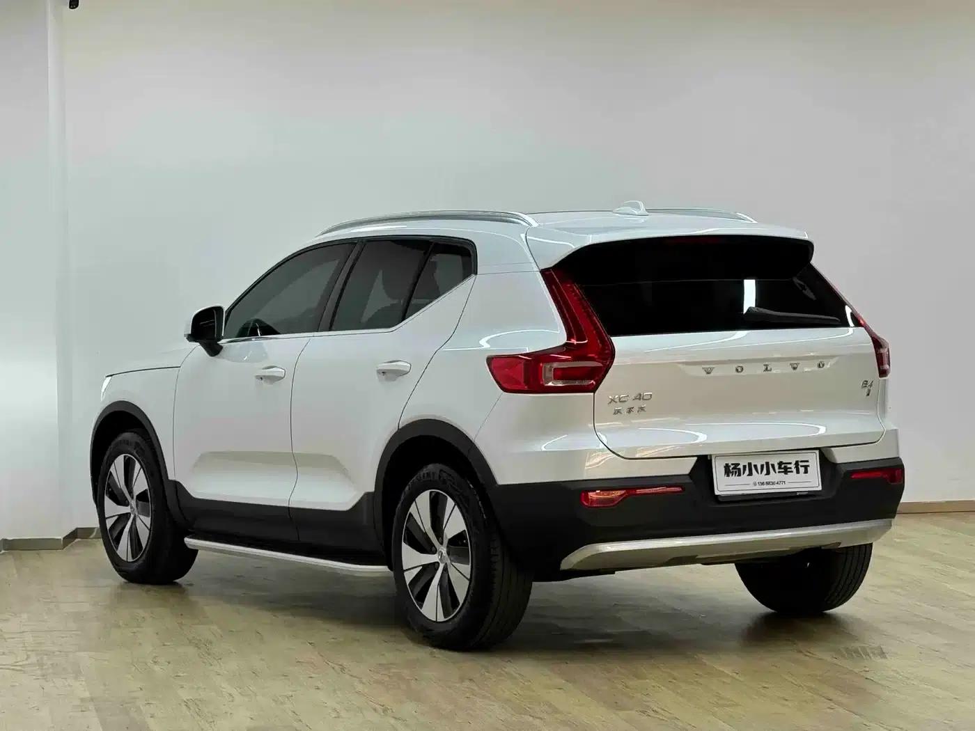 2024 Volvo XC40 B3 Inscription Luxury Edition — миниатюра 26