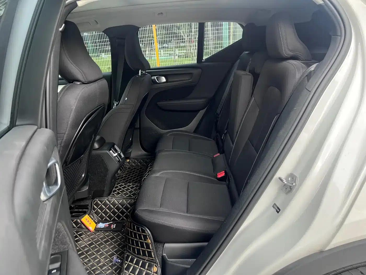 2022 Volvo XC40 T4 AWD Smart Fashion Edition — миниатюра 12