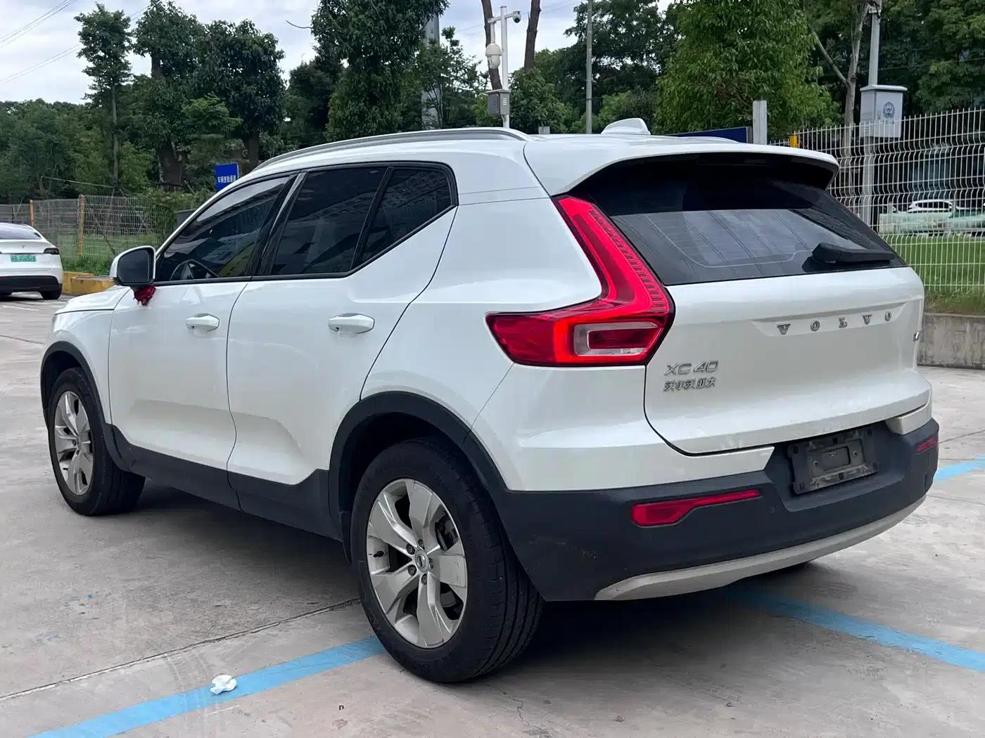 2022 Volvo XC40 T4 AWD Smart Fashion Edition — миниатюра 5