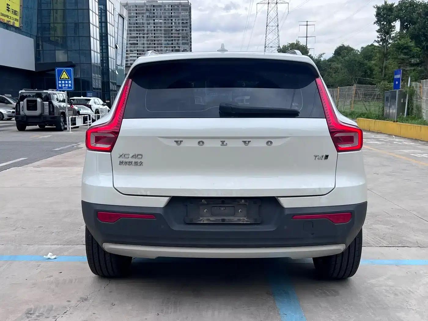 2022 Volvo XC40 T4 AWD Smart Fashion Edition — миниатюра 6