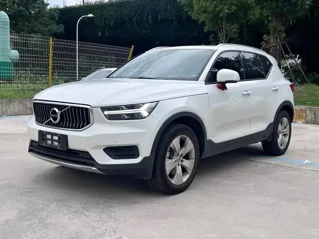 2022 Volvo XC40 T4 AWD Smart Fashion Edition