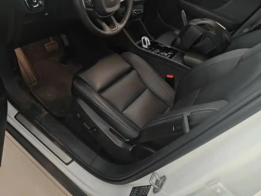 2024 Volvo XC40 B4 AWD Inscription Luxury Edition — миниатюра 15