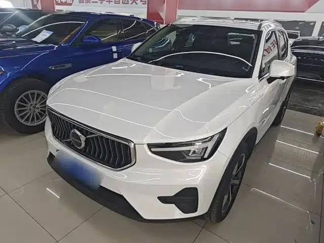 2024 Volvo XC40 B4 AWD Inscription Luxury Edition