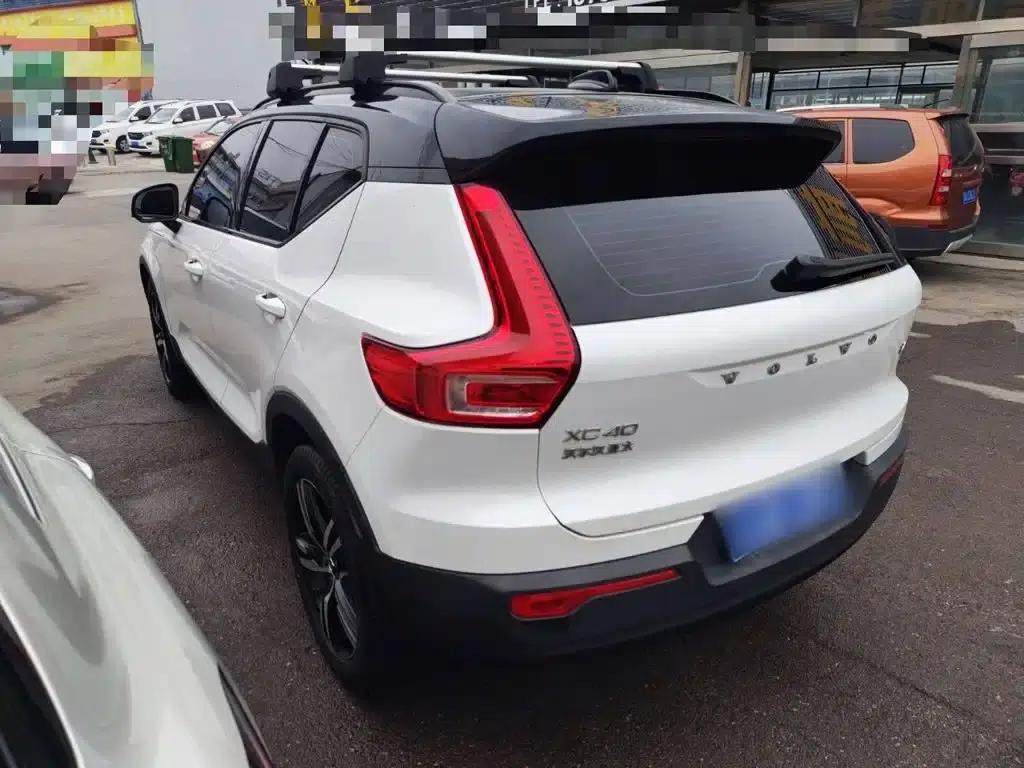 2021 Volvo XC40 T4 AWD Inscription Sport Edition — миниатюра 23