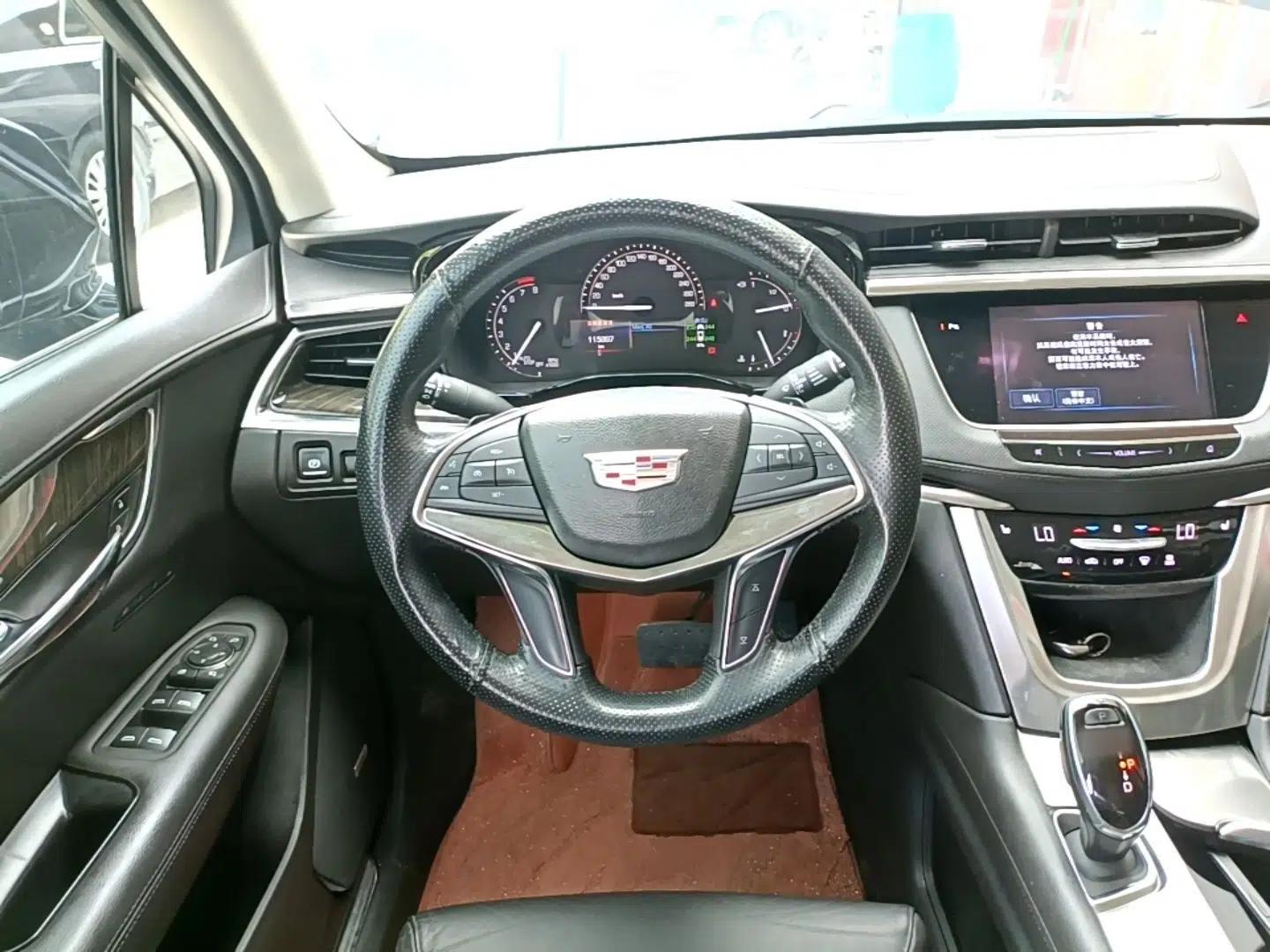 Cadillac XT5 2017 Anniversary Edition 25T Luxury Model — миниатюра 13