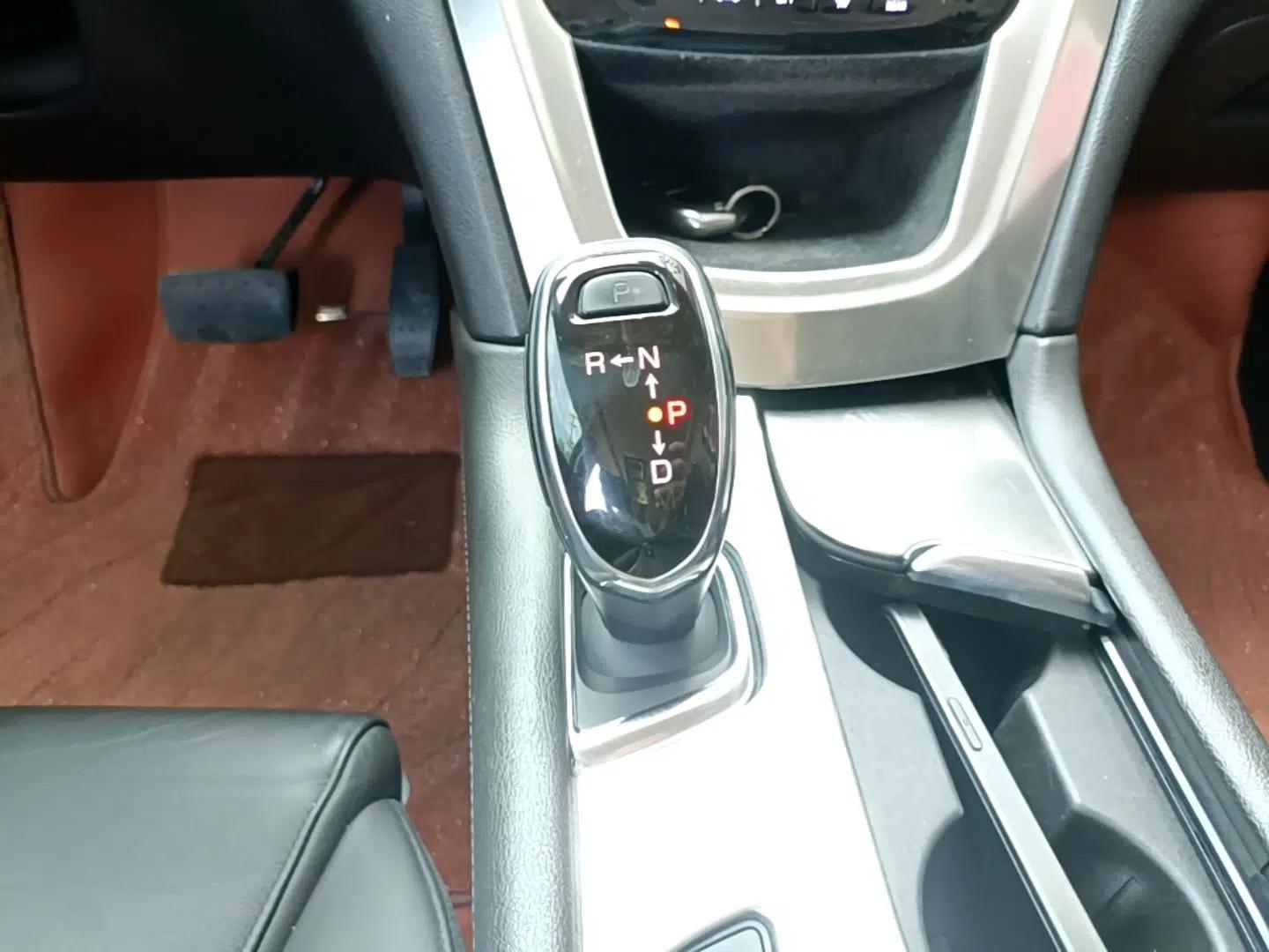 Cadillac XT5 2017 Anniversary Edition 25T Luxury Model — миниатюра 16