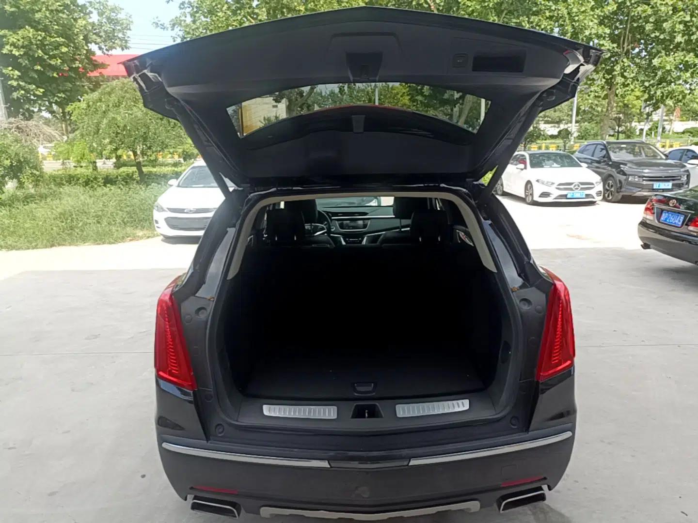 Cadillac XT5 2017 Anniversary Edition 25T Luxury Model — миниатюра 22