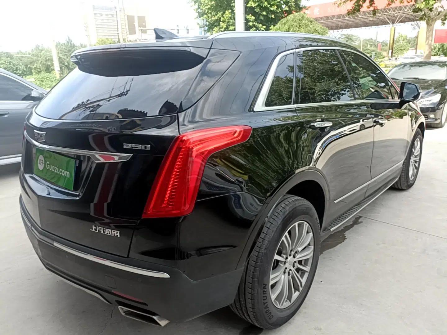 Cadillac XT5 2017 Anniversary Edition 25T Luxury Model — миниатюра 6