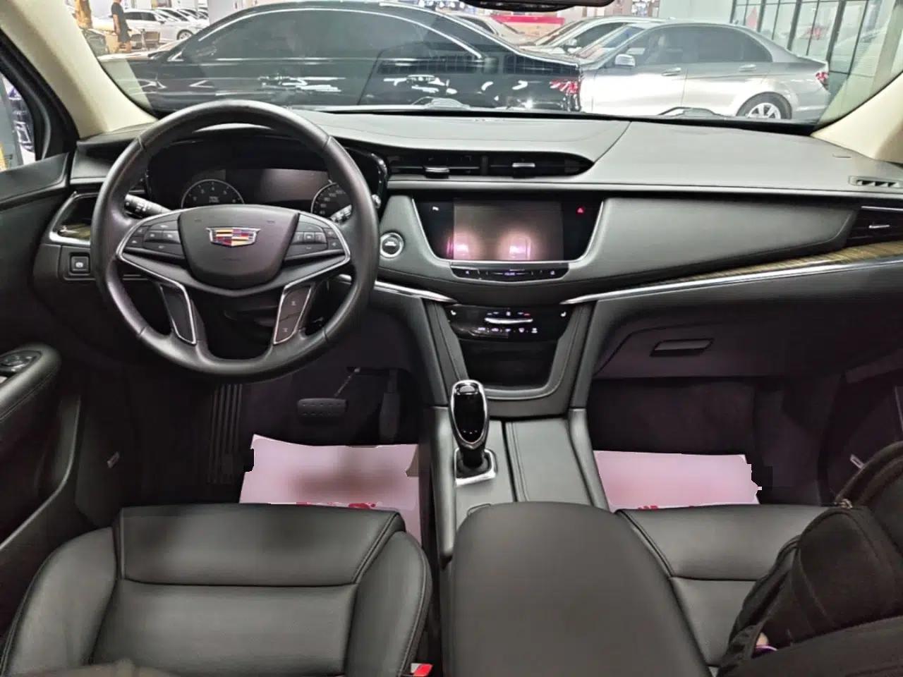 Cadillac XT5 2018 28T Four-Wheel Drive Luxury Model — миниатюра 12