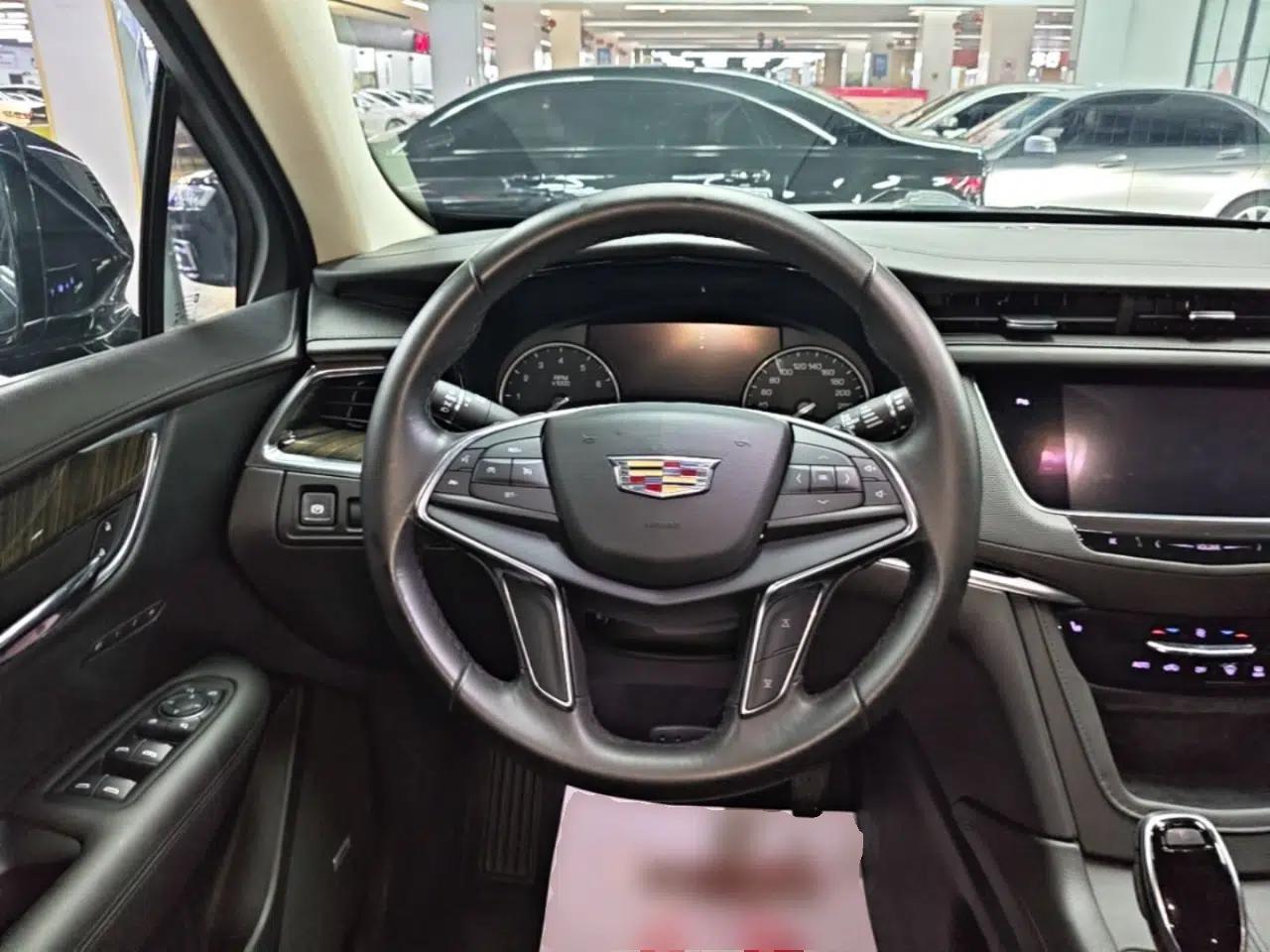 Cadillac XT5 2018 28T Four-Wheel Drive Luxury Model — миниатюра 13