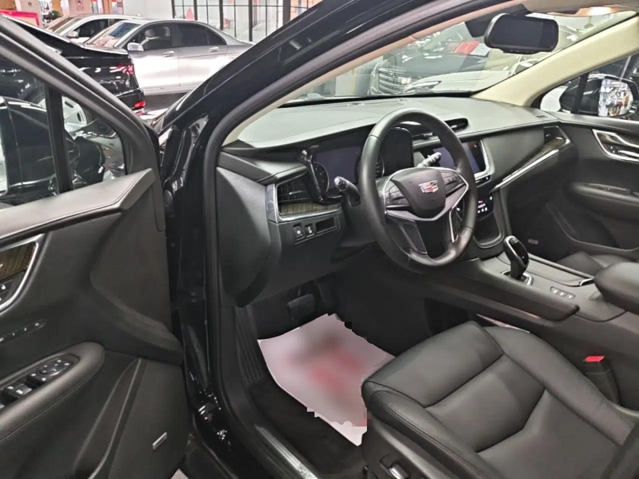 Cadillac XT5 2018 28T Four-Wheel Drive Luxury Model — миниатюра 18