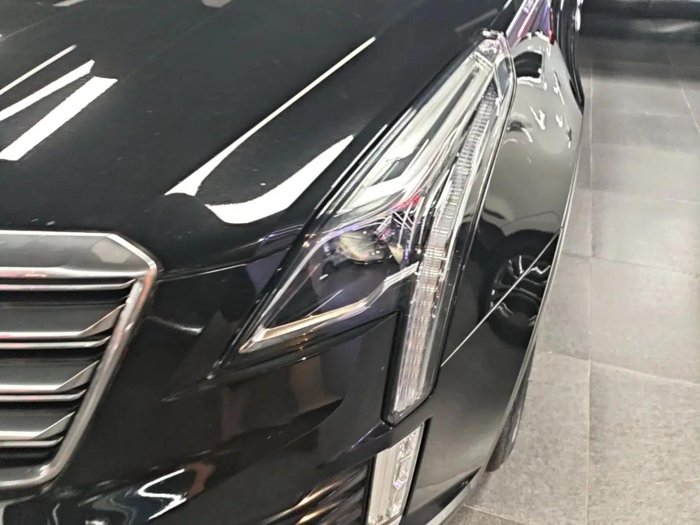 Cadillac XT5 2018 28T Four-Wheel Drive Luxury Model — миниатюра 8