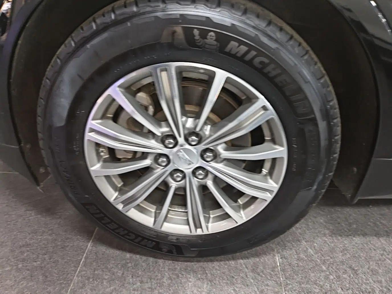 Cadillac XT5 2018 28T Four-Wheel Drive Luxury Model — миниатюра 10