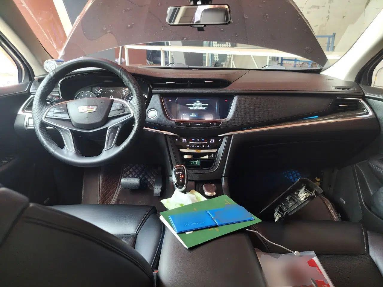 Cadillac XT5 2018 28T Four-Wheel Drive Luxury Model — миниатюра 9