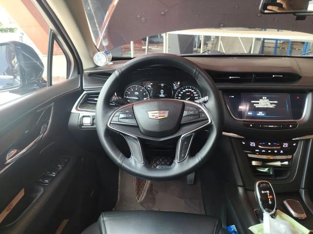 Cadillac XT5 2018 28T Four-Wheel Drive Luxury Model — миниатюра 10