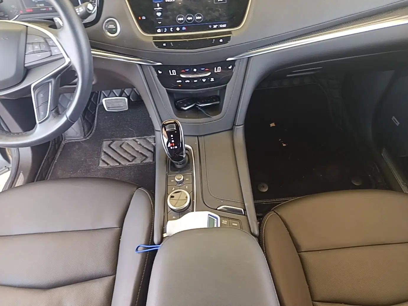 Cadillac XT5 2024 2.0T All-Wheel-Drive Luxury Version (Hummingbird Edition) — миниатюра 16