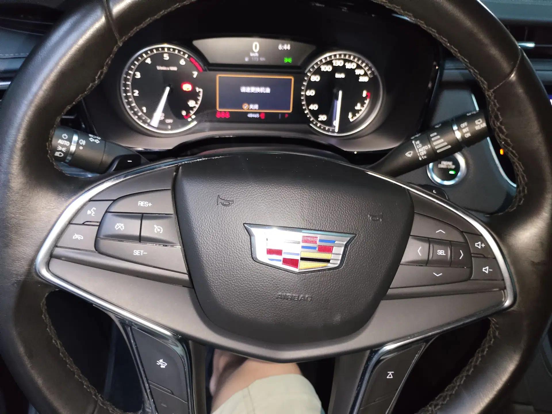 Cadillac XT5 2022 2.0T Two-Wheel Drive Luxury Version — миниатюра 11
