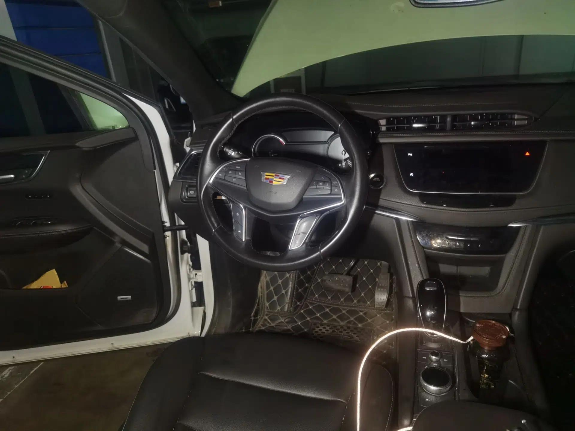 Cadillac XT5 2021 2.0T Two-Wheel Drive Luxury Version — миниатюра 10