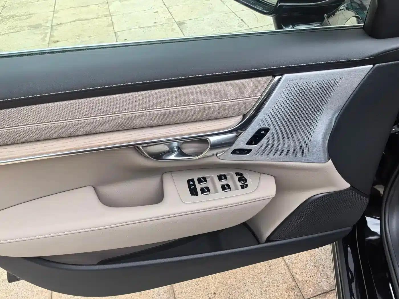 2026 Volvo S90 Plug-in Hybrid, All-Wheel Drive, Long Range, Inscription Luxury Edition — миниатюра 5