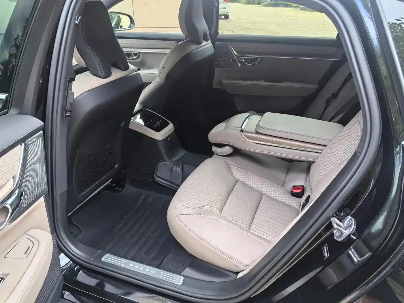 2026 Volvo S90 Plug-in Hybrid, All-Wheel Drive, Long Range, Inscription Luxury Edition — миниатюра 6