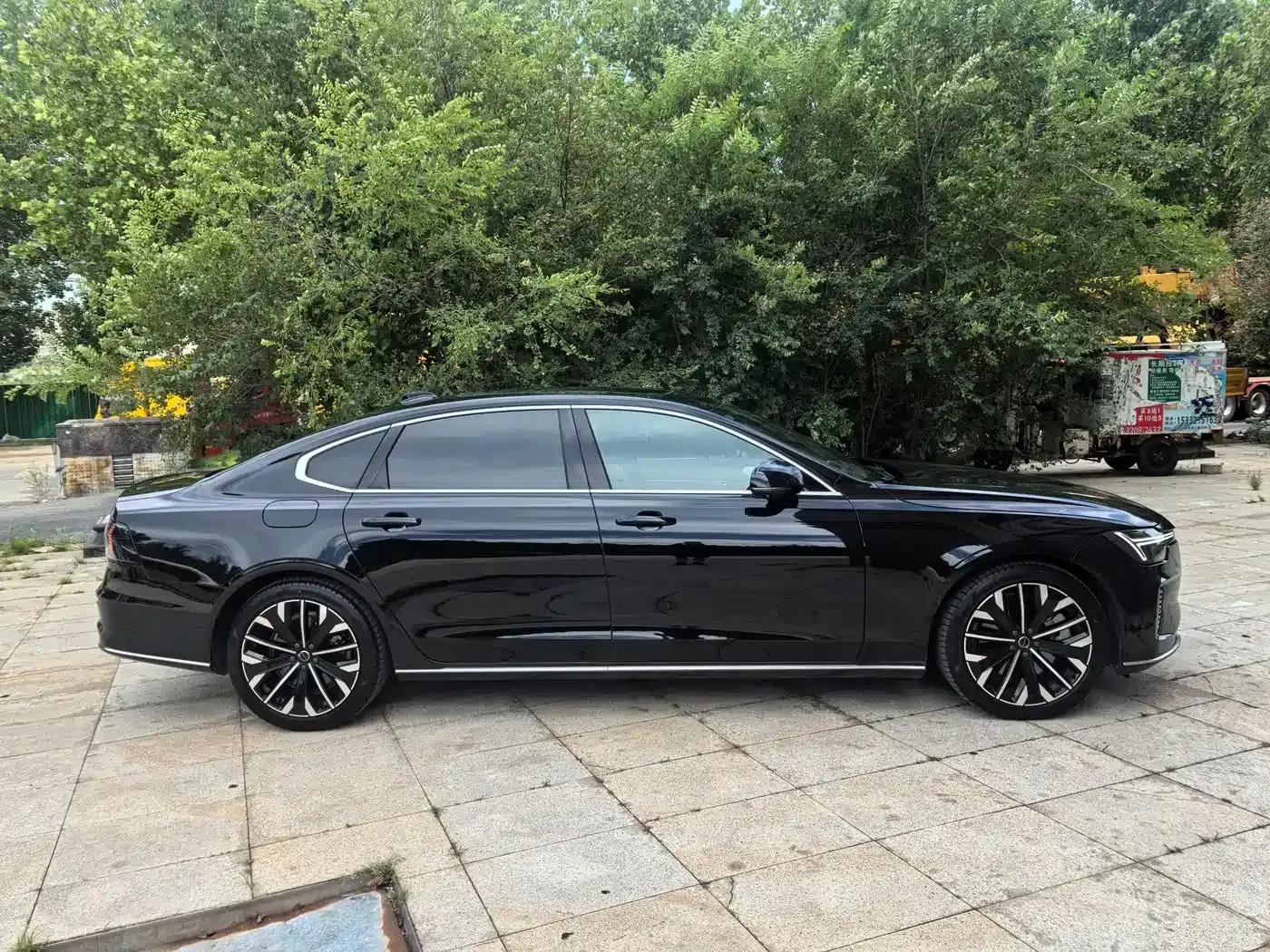 2026 Volvo S90 Plug-in Hybrid, All-Wheel Drive, Long Range, Inscription Luxury Edition — миниатюра 9