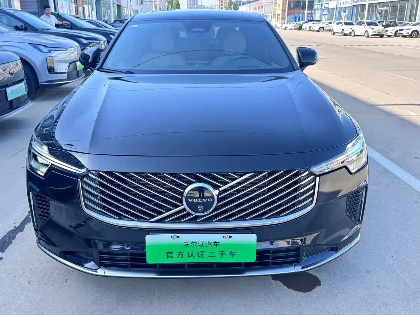 2026 Volvo S90 Plug-in Hybrid, All-Wheel Drive, Long Range, Inscription Luxury Edition — миниатюра 2
