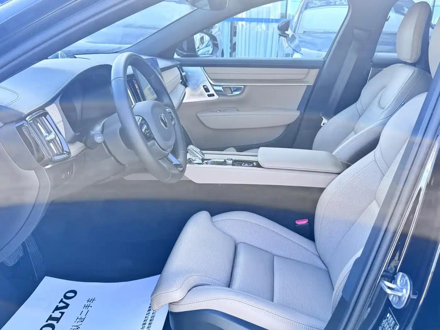 2026 Volvo S90 Plug-in Hybrid, All-Wheel Drive, Long Range, Inscription Luxury Edition — миниатюра 12