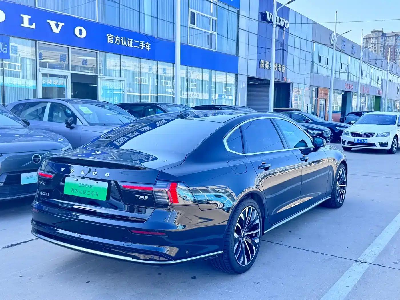 2026 Volvo S90 Plug-in Hybrid, All-Wheel Drive, Long Range, Inscription Luxury Edition — миниатюра 4