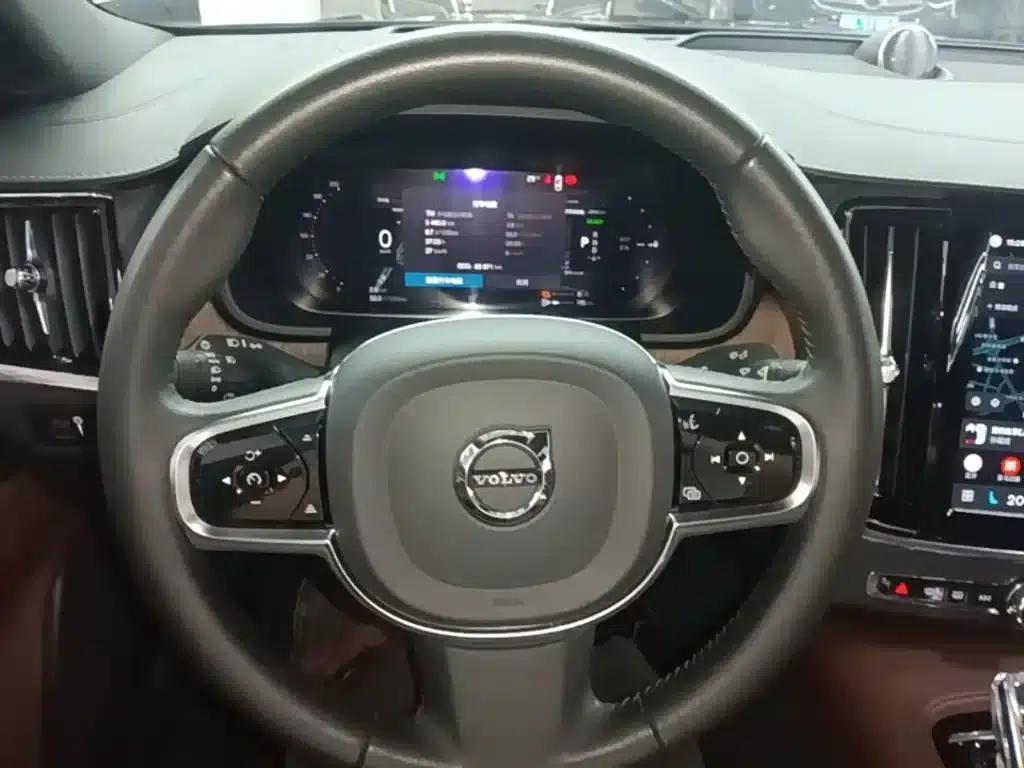 2022 Volvo S90 Plug-in Hybrid T8 E-Drive Hybrid, Inscription Luxury Edition — миниатюра 11