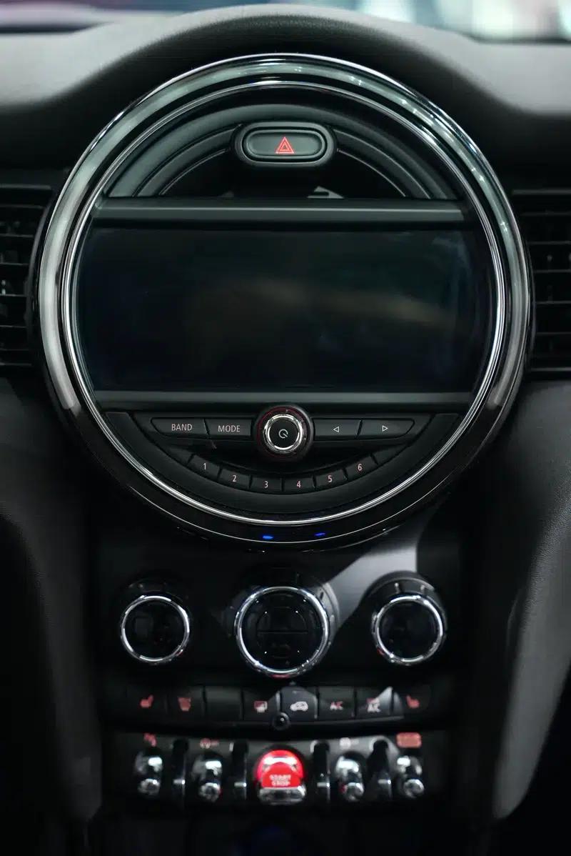 MINI 2021 1.5T COOPER Midnight Black Special Edition — миниатюра 13