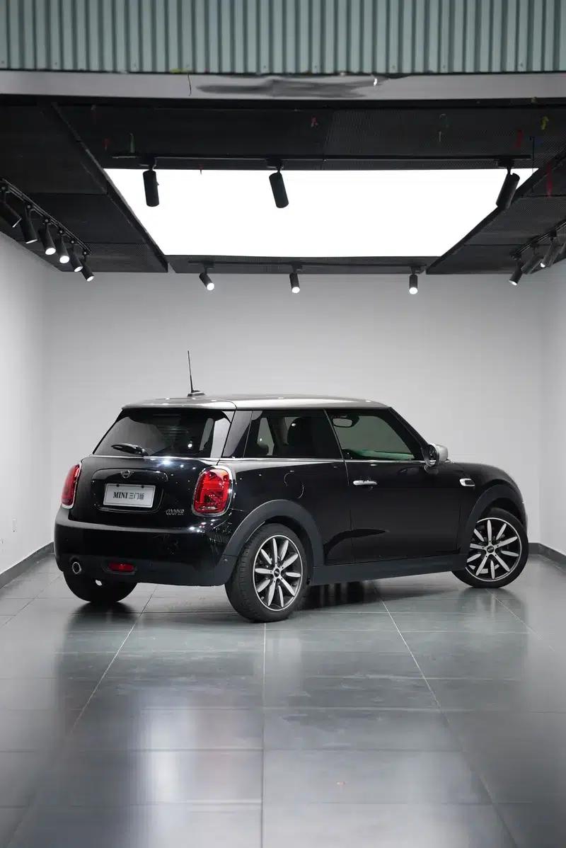 MINI 2021 1.5T COOPER Midnight Black Special Edition — миниатюра 9