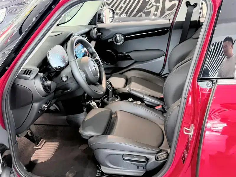 2022 MINI 1.5T COOPER Classic 5-Door — миниатюра 13