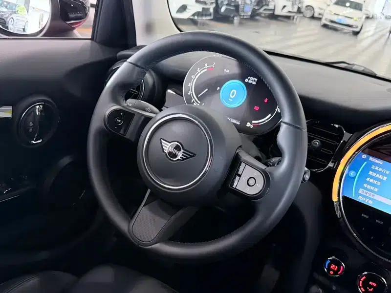 2022 MINI 1.5T COOPER Classic 5-Door — миниатюра 9