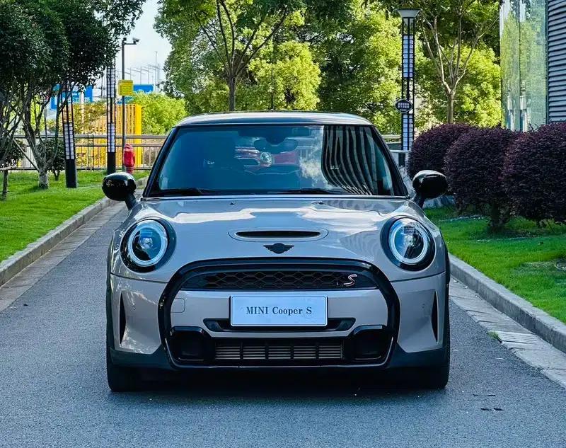 MINI 2022 2.0T COOPER S Artist — миниатюра 2